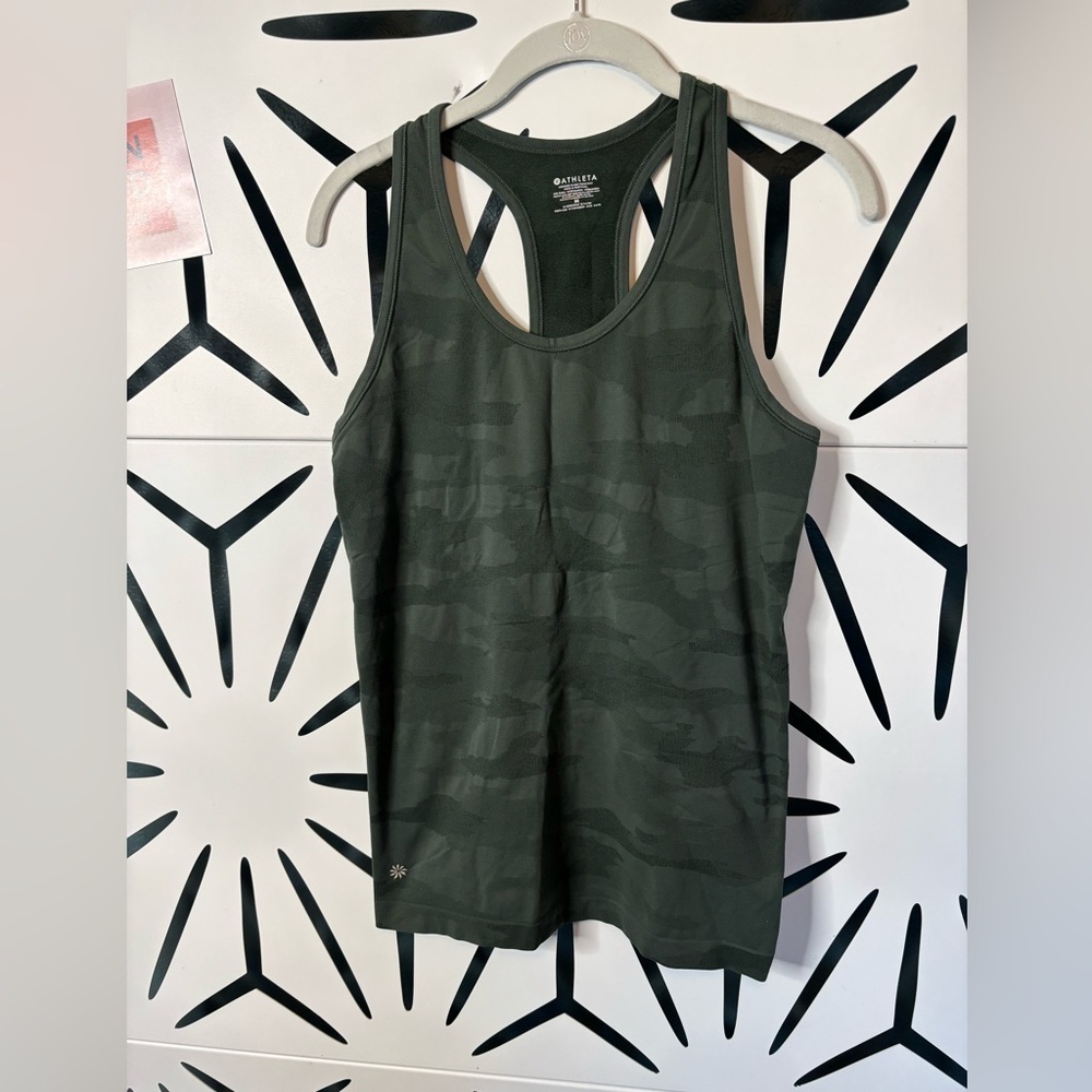 Athleta Speedlight Seamless Racerback Tank – Green Camo – Size M